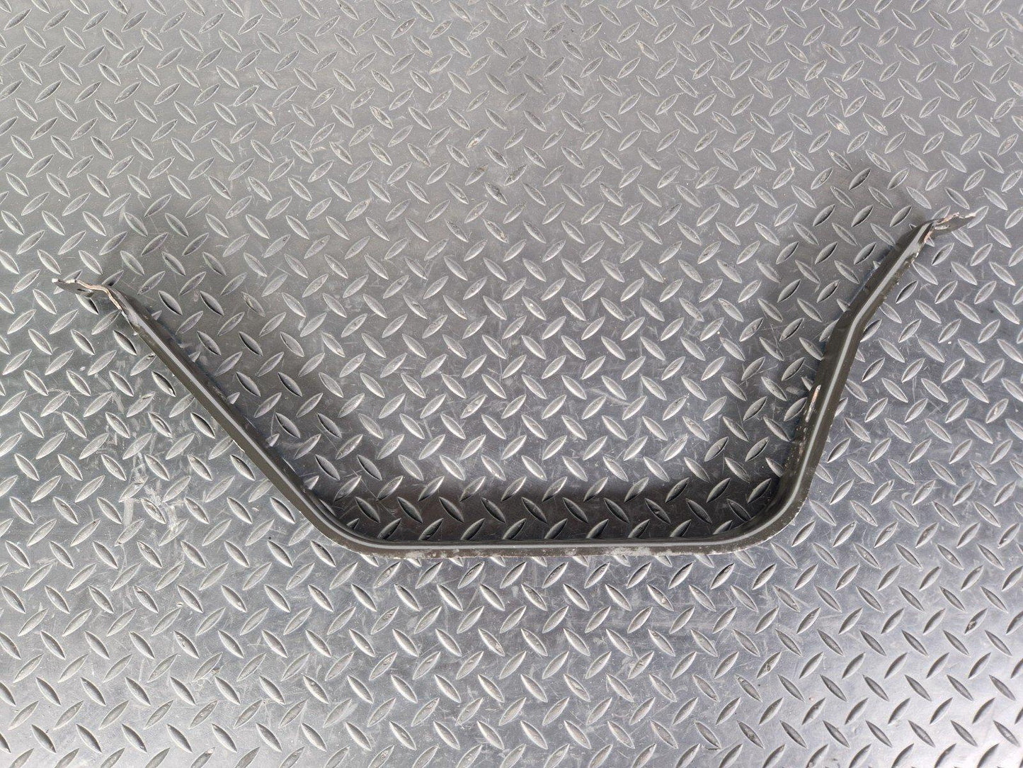18-ON MERCEDES BENZ A CLASS W177 FUEL TANK HOLDER BRACKET MOUNTING A2474703601