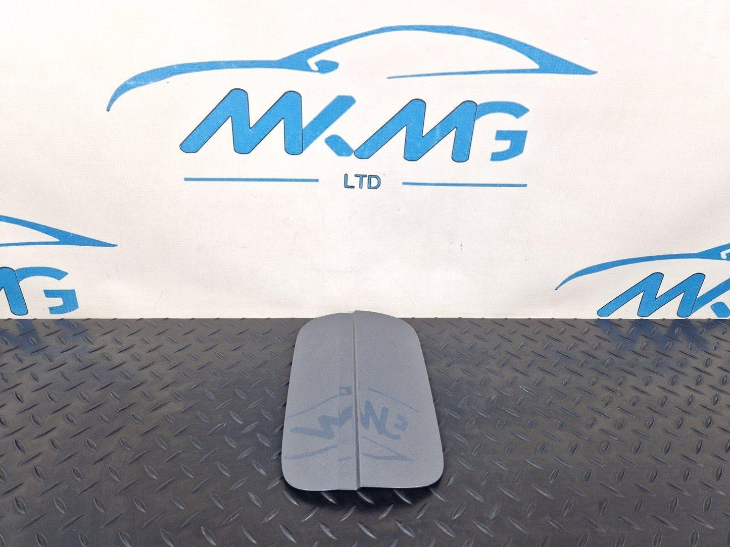 16-19 AUDI A4 B9 GENUINE FUEL DOOR FLAP IN GREY X7R 8W0809907
