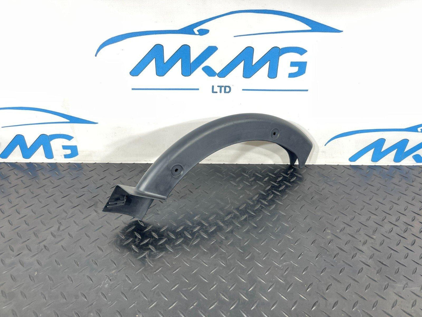 16-19 AUDI A4 B9 SALOON GENUINE BOOT LID RIGHT SIDE HINGE TRIM COVER 8W5971822