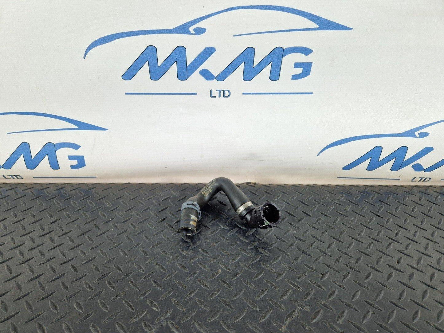 16-19 AUDI A4 AVANT B9 S-LINE 3.0TDI CSW ENGINE WATER COOLANT PIPE 8W0819332P