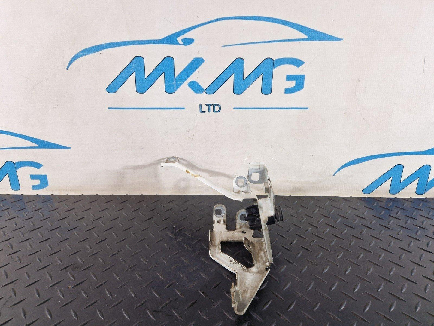 11-18 BMW 6 SERIES F13 BONNET HOOD ADJUSTER BRACKET FITS LEFT & RIGHT 7183752