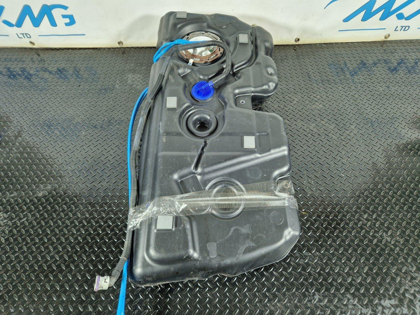 14-21 BMW 2 SERIES F45 F46 GENUINE DIESEL FUEL TANK & PUMP  7300382 53L 7300483