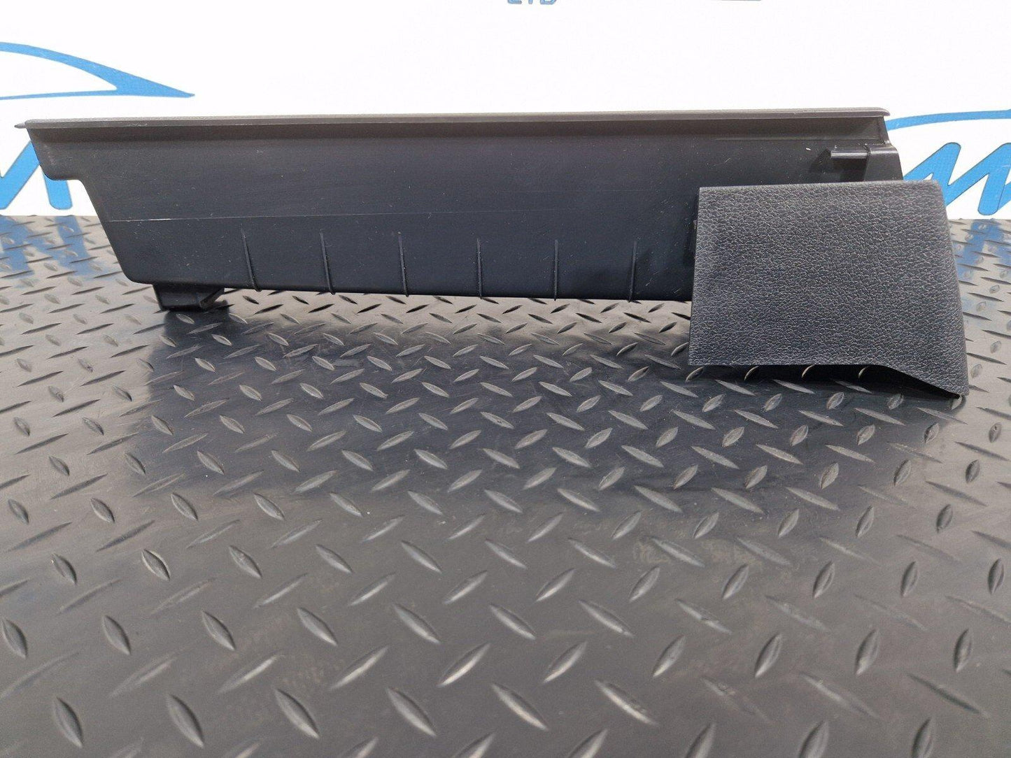 19-ON MERCEDES B CLASS W247 FRONT SEAT GUIDE RAIL COVER A2479190100
