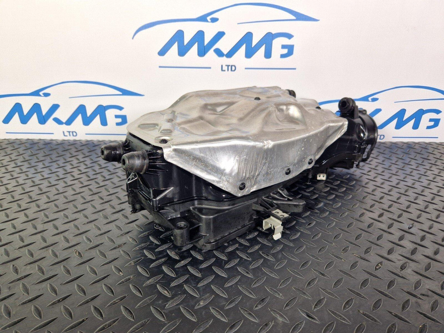 14-21 MERCEDES BENZ C220d W205 AIR FILTER BOX A6510902501 047825001