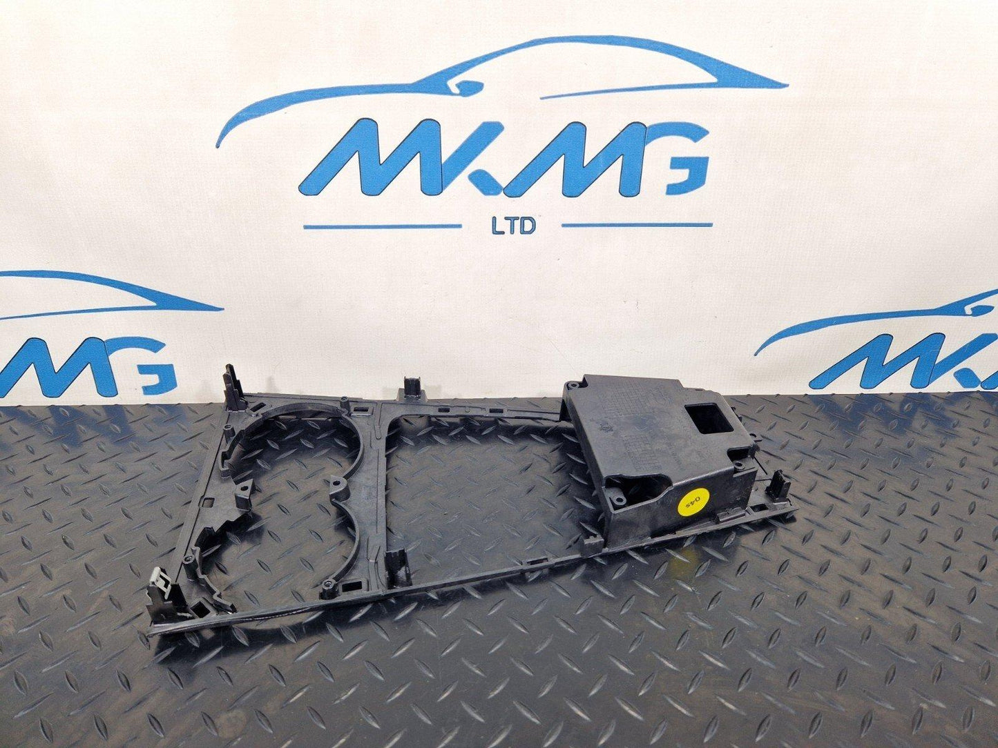 16-19 AUDI A4 B9 GENUINE CENTRE CONSOLE TRIM 8W2864261