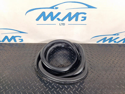 19-ON MERCEDES B CLASS W247 REAR DOOR RUBBER SEAL FITS LEFT & RIGHT A2476920400