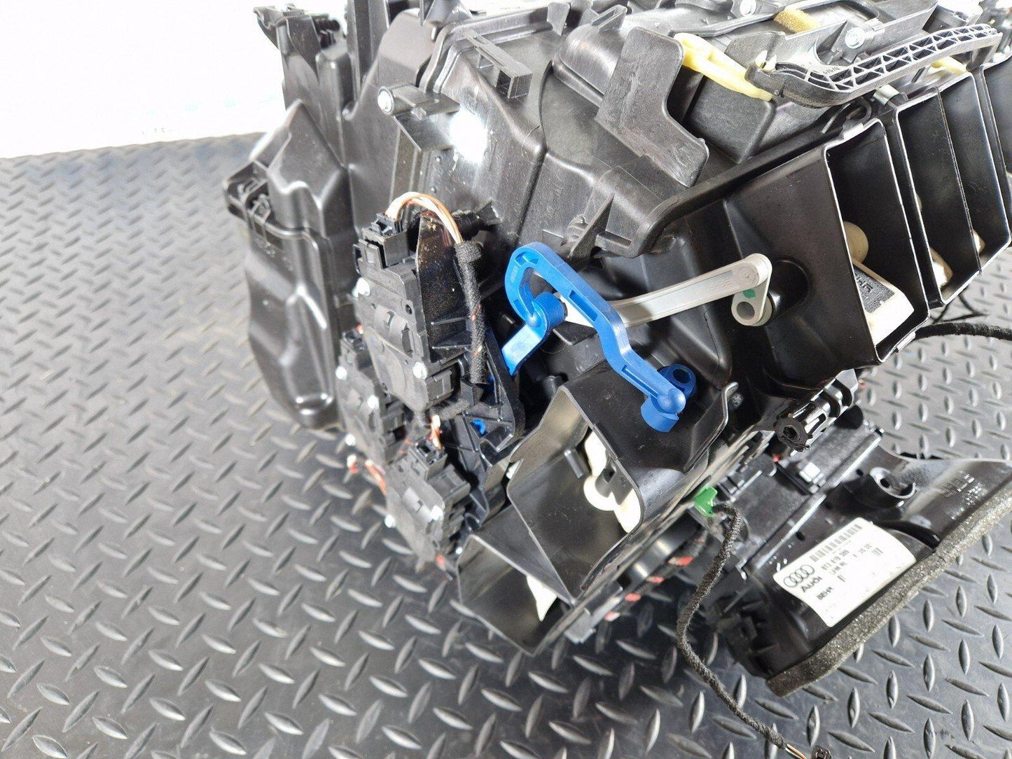 12-17 AUDI S5 CONVERTIBLE OEM HEATER BOX 8T2820005K 8T2819389