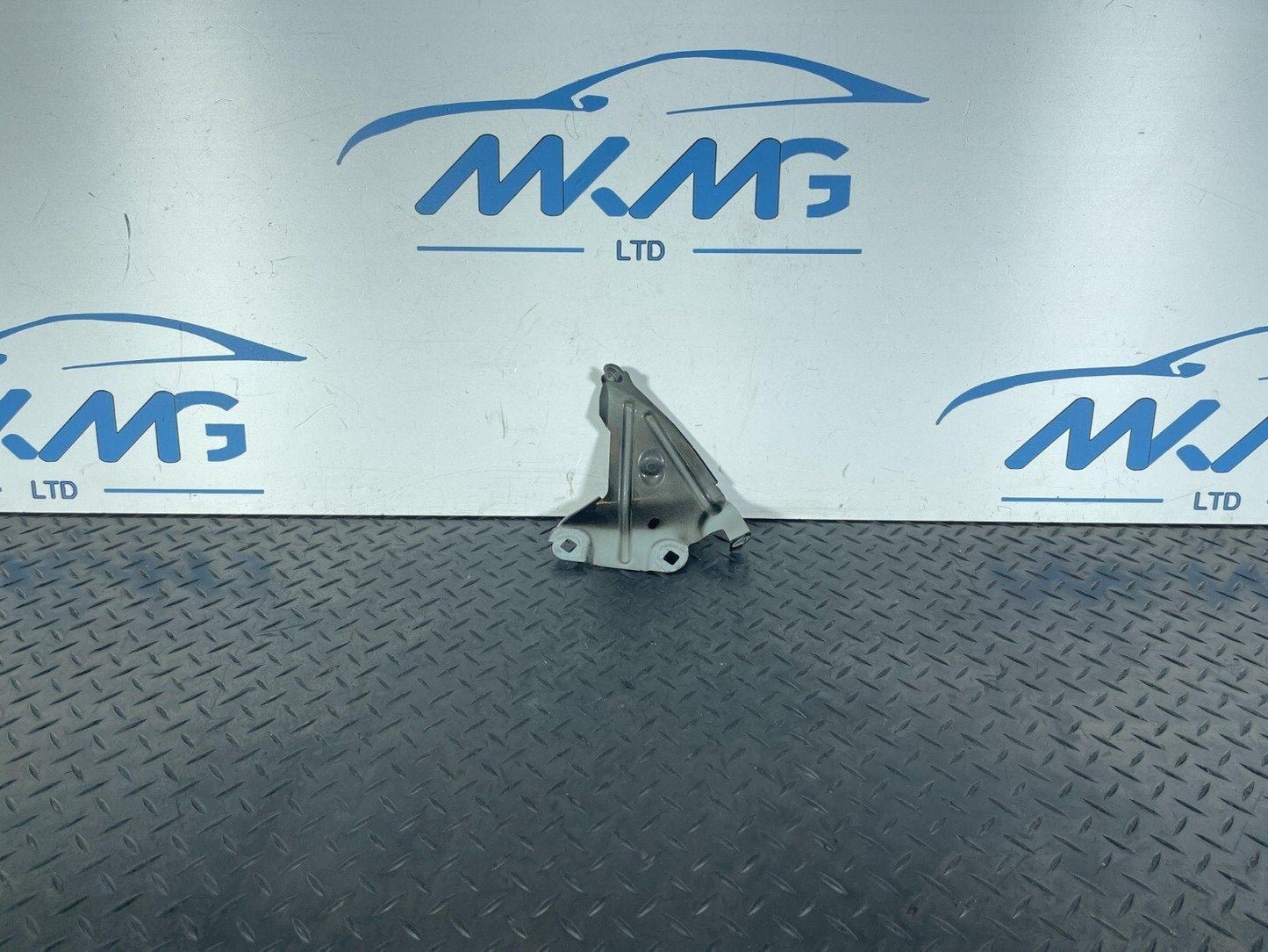 16-22 BMW X1 F48 FRONT RIGHT DRIVER SIDE WING FENDER BRACKET HOLDER 7351516