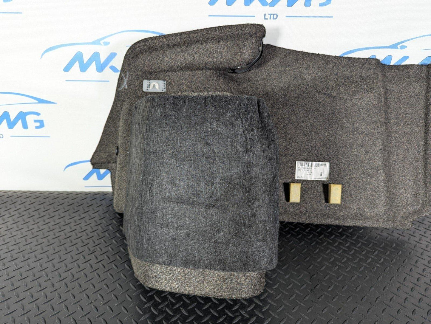10-17 AUDI A8 4H  REAR RIGHT BOOT SIDE TRUNK CARPET PANEL 4H0863880D