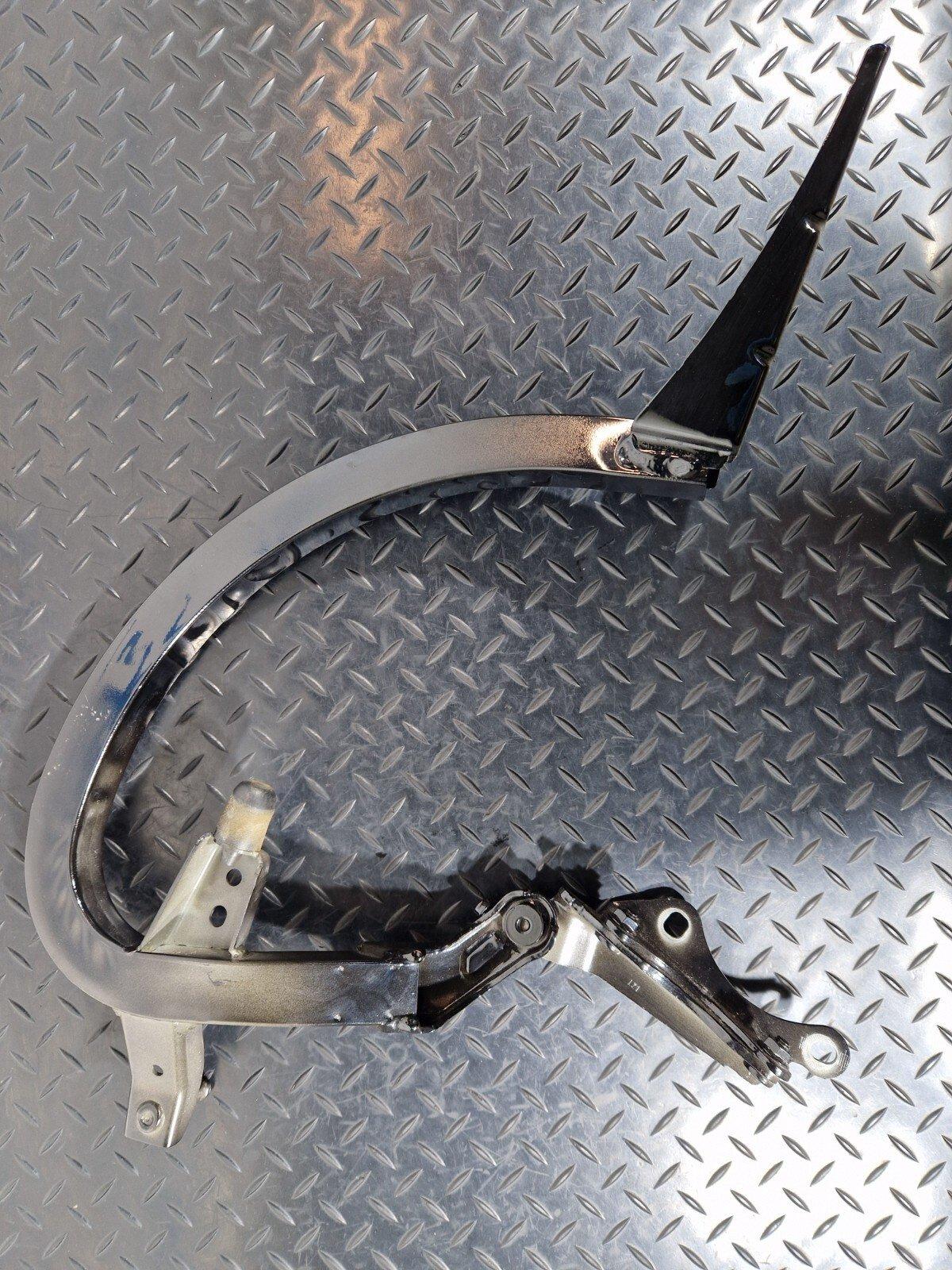 12-18 AUDI A6 C7 TAILGATE BOOT LID HINGE LEFT PASSENGER SIDE IN BLACK 4G5827301B