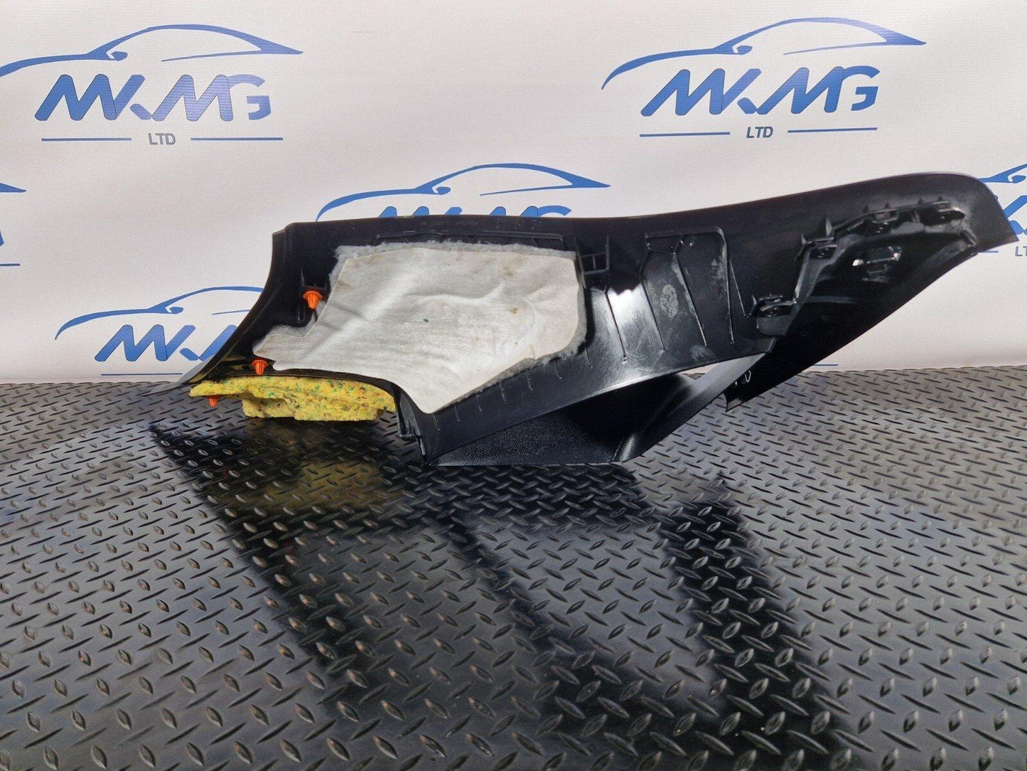 19-ON MERCEDES B CLASS W247 REAR RIGHT C PILLAR TRIM COVER  A2476901200
