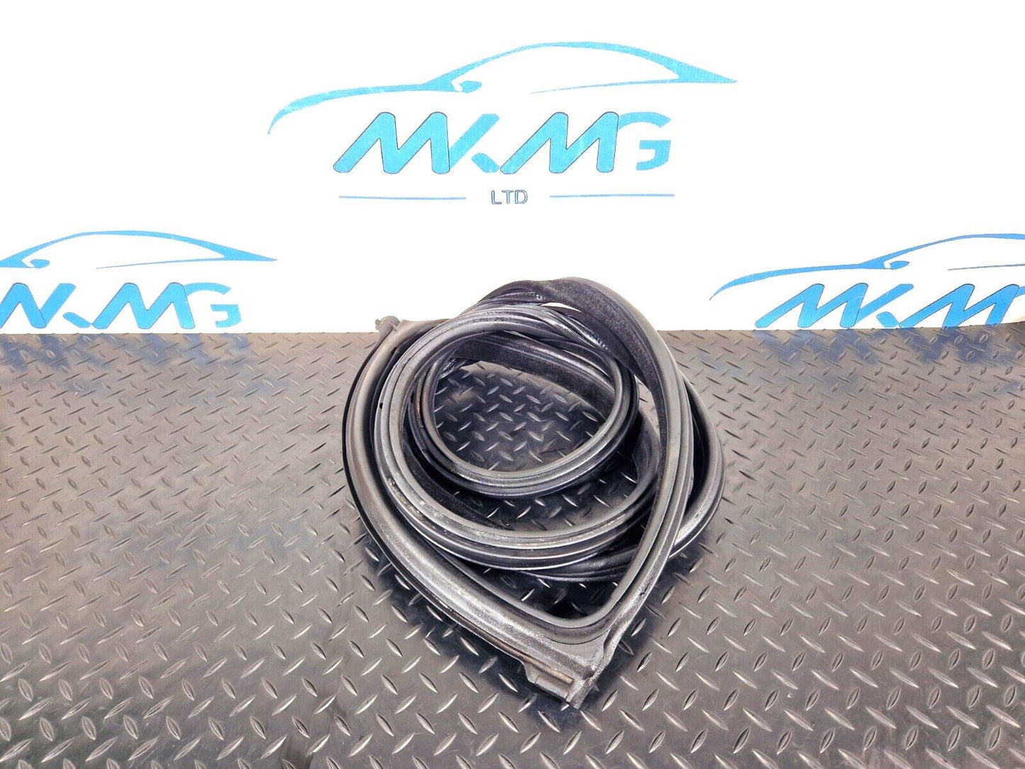 11-18 BMW 6 SERIES F06 REAR RIGHT DOOR GASKET SEAL RUBBER 7275316