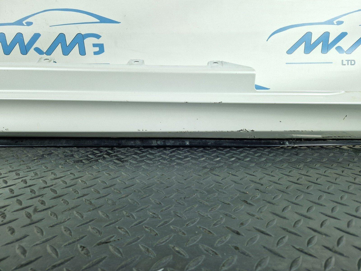 14-16 BMW 2 SERIES F22 M235i RIGHT DRIVER O/S SIDE SKIRT IN WHITE A96 8051948
