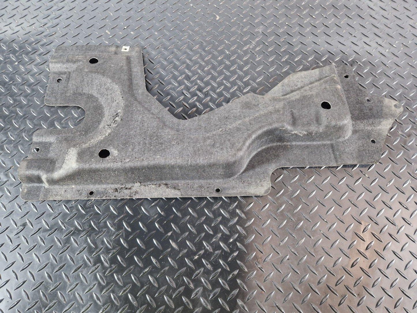 16-20 AUDI Q7 4M GENUINE REAR RIGHT O/S BODY UNDERTRAY PANEL 4M0825214F
