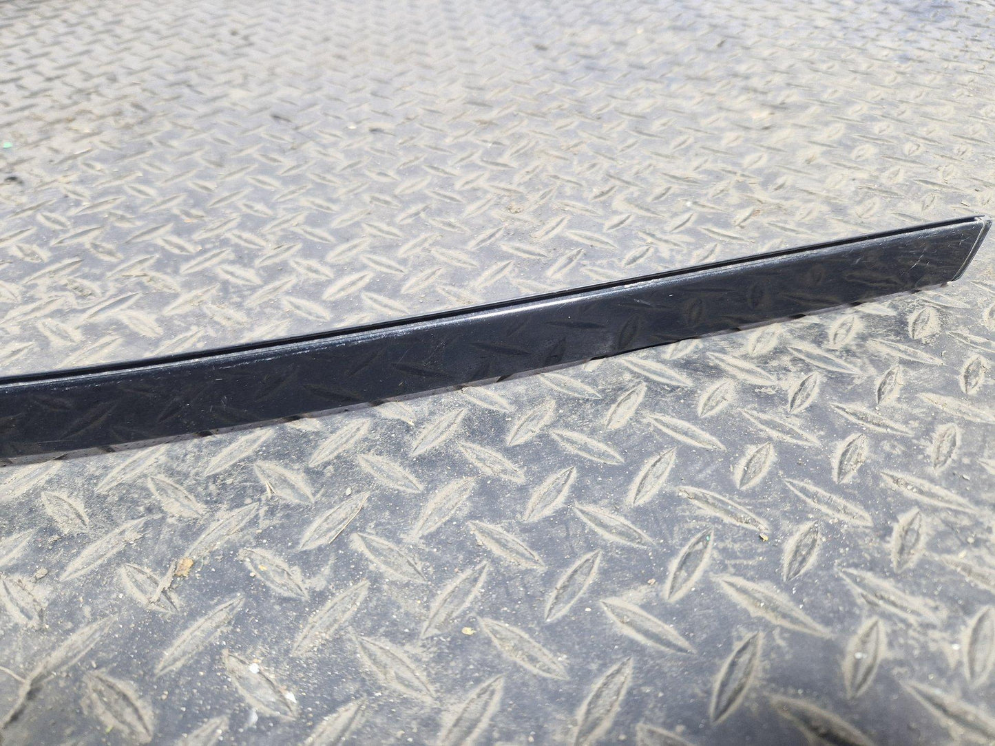 BMW 1 Series F20 F21 Right Driver Side Roof Rail Trim Genuine 7240686