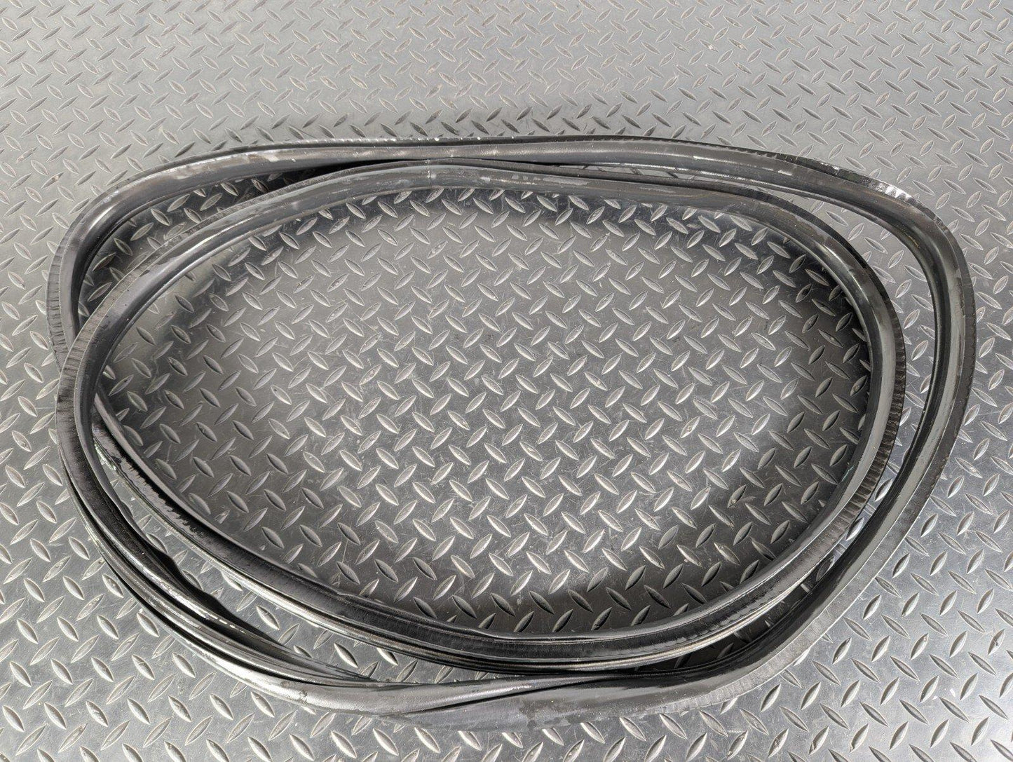 14-21 BMW 2 SERIES 218d GRAN TOURER F46 REAR DOOR RUBBER SEAL FITS LEFT & RIGHT
