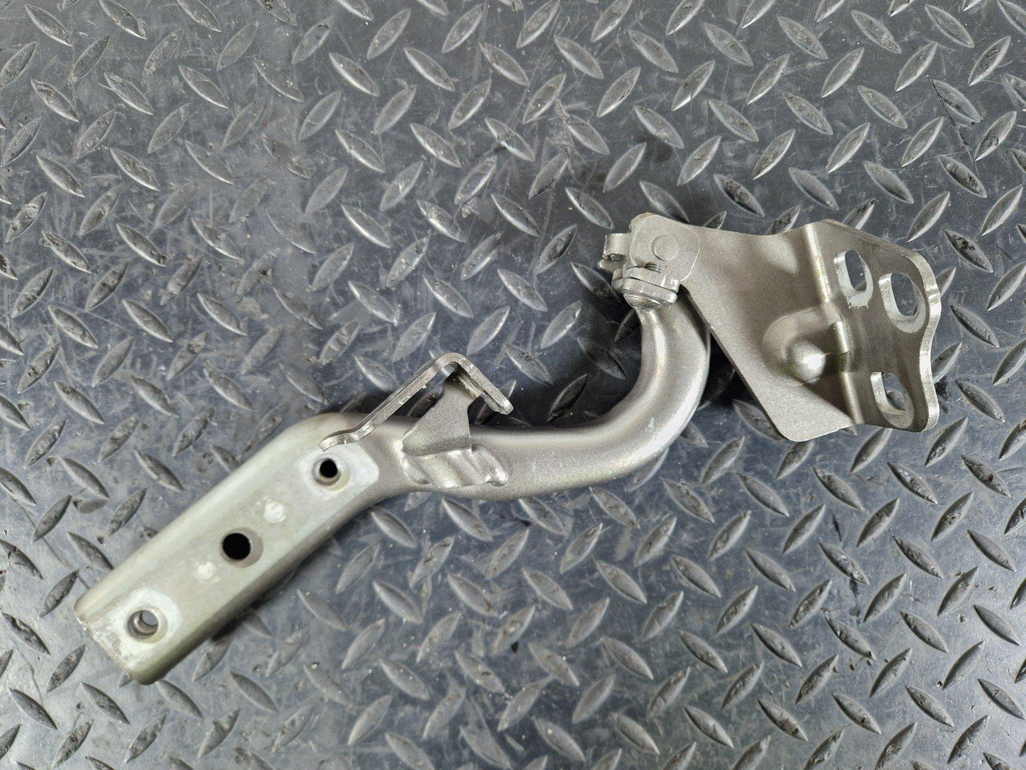 14-23 MERCEDES VITO W447 1.6 OEM O/S/F FRONT RIGHT BONNET HINGE A4477500151