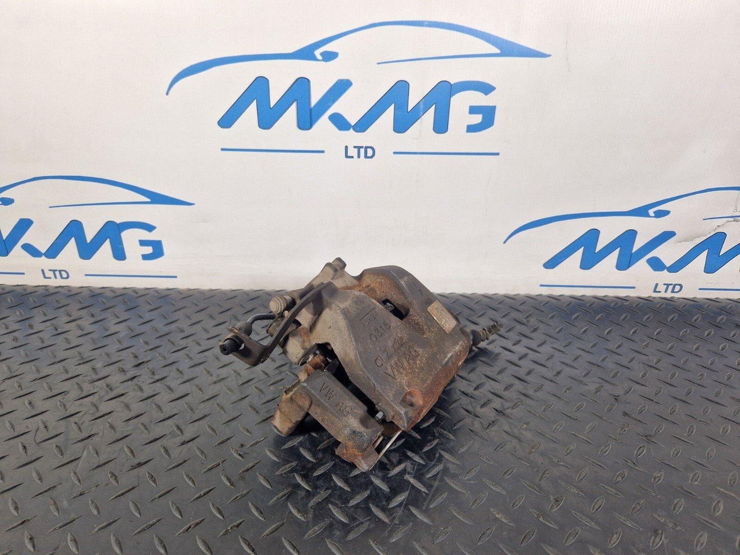 16-19 AUDI A4 B9 GENUINE PASSENGER SIDE FRONT BRAKE CALIPER 8W05BQ