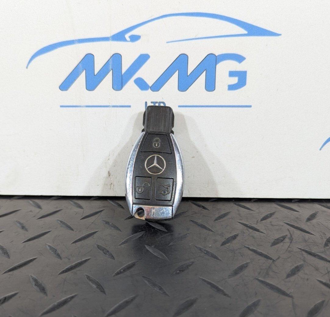 13-19 MERCEDES BENZ CLA C117 GENUINE OEM 3 BUTTON IGNITION KEY FOB A0009050039