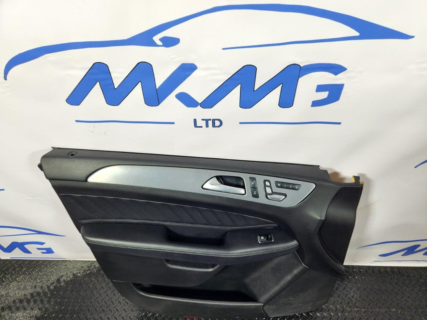 11-19 MERCEDES BENZ ML W166 OEM COMPLETE FRONT LEFT N/S BLACK LEATHER DOOR CARD