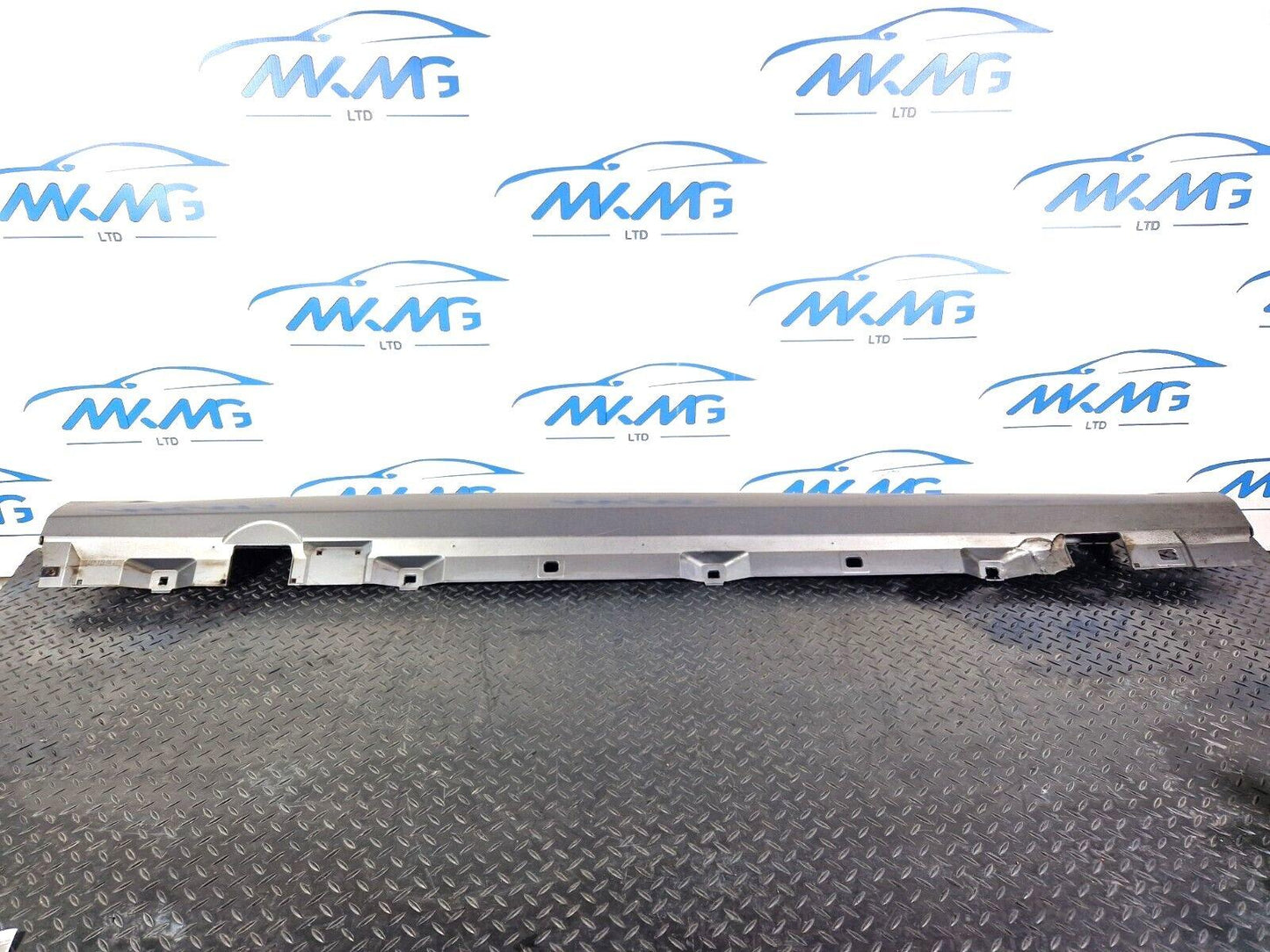 19-ON MERCEDES BENZ B CLASS W247 DRIVERS SIDE MOULDING A1776904601