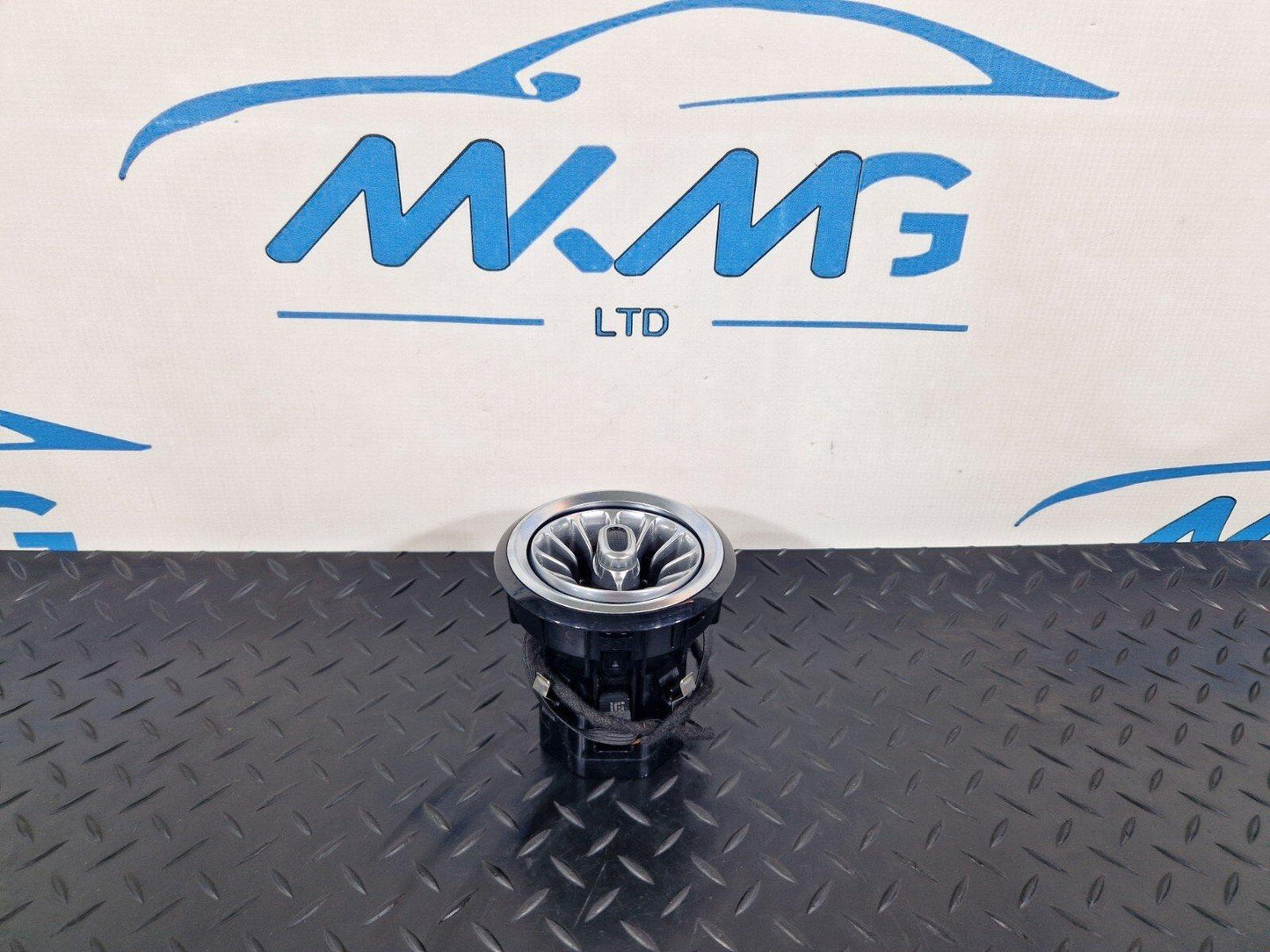 19-ON MERCEDES B CLASS W247 DASHBOARD AIR VENT FITS LEFT & RIGHT A2478307201