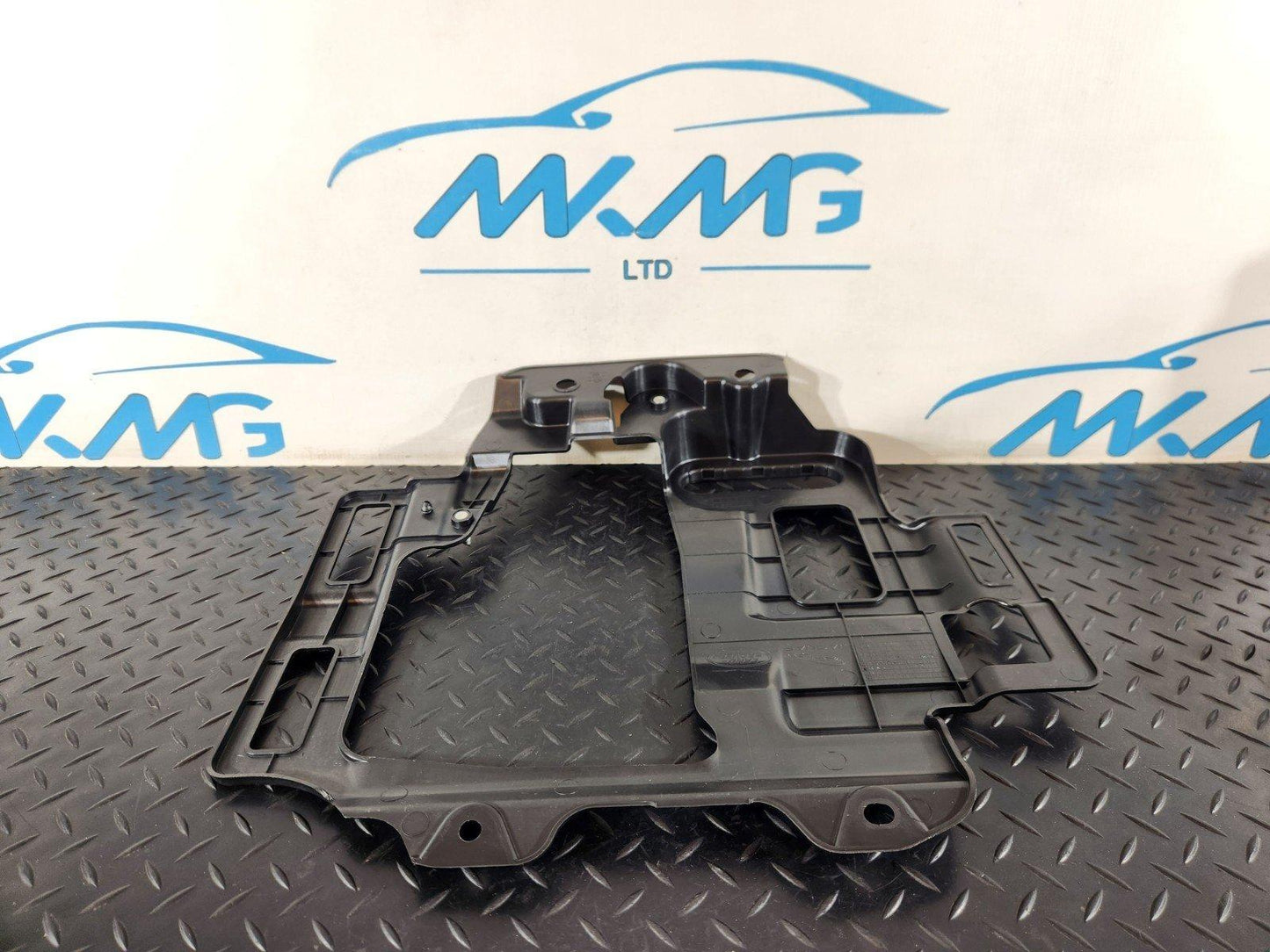 19-ON RANGE ROVER EVOQUE L551 FLOOR MOUNT BRACKET K8D2130B14A
