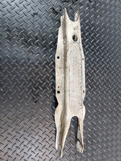 19-ON MERCEDES BENZ B CLASS W247 PASSENGER SIDE REAR TRAILING ARM A1773521700