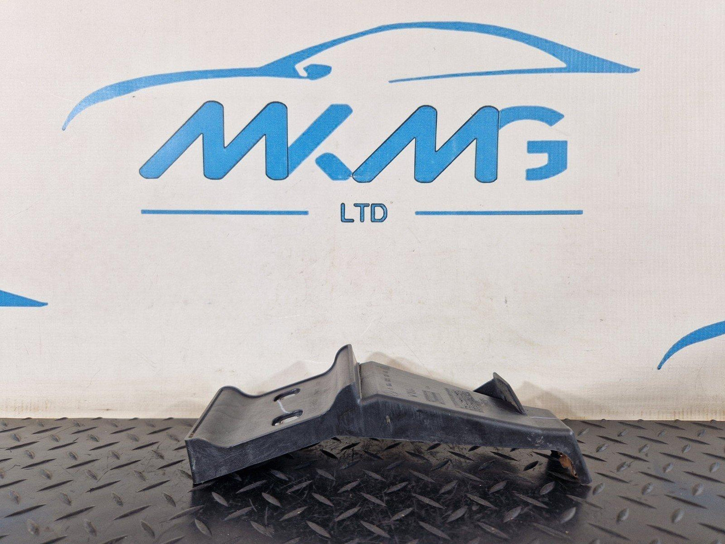 11-19 MERCEDES BENZ ML W166 GENUINE REAR RIGHT BUMPER BRACKET A1668850240
