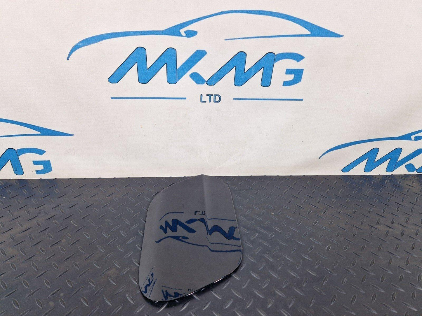 20-24 BMW 1 SERIES F40 FUEL TANK FILLER FLAP COVER IN JET BLACK 7454413