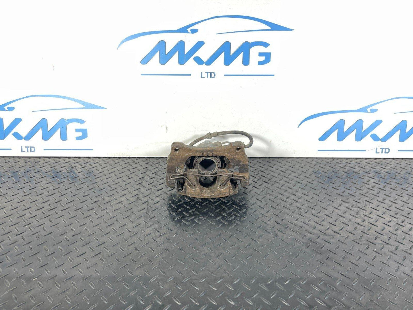 16-19 AUDI A4 B9 GENUINE FRONT LEFT PASSENGER SIDE BRAKE CALIPER 8W05BQ