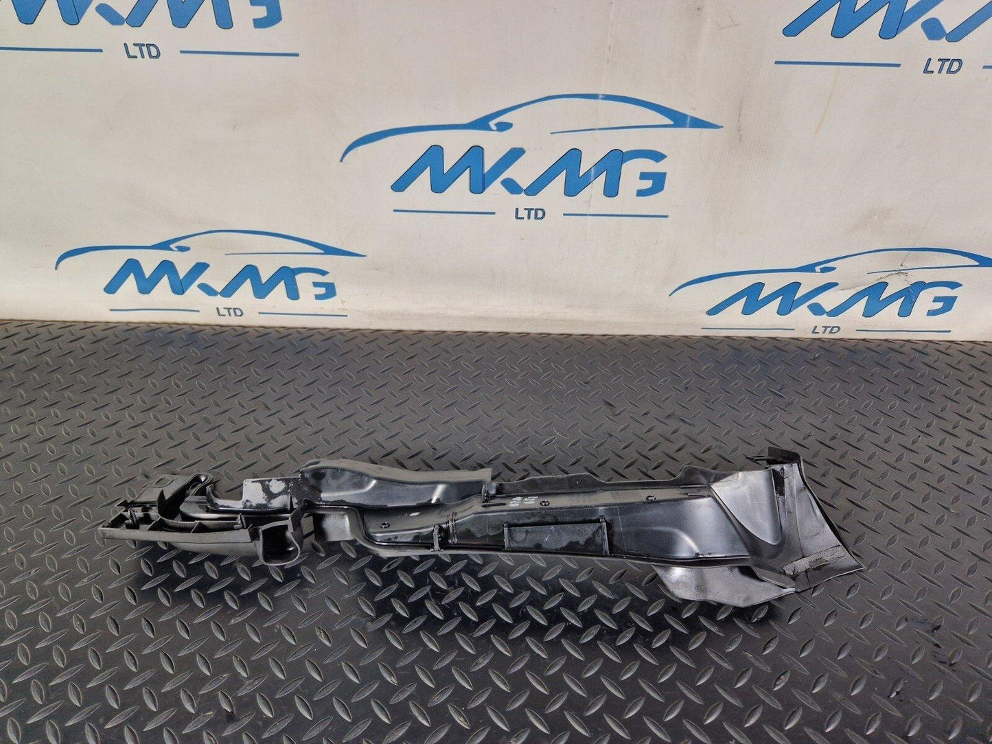16-24 AUDI A5 F5 COUPE OEM FRONT LEFT WING FENDER SEAL TRIM 8W6821169C