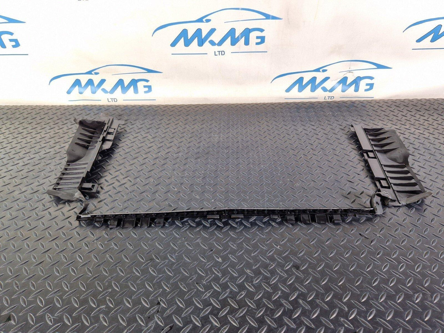 14-21 MERCEDES BENZ C200 W205 RADIATOR AIR GUIDE DUCT A2055050130