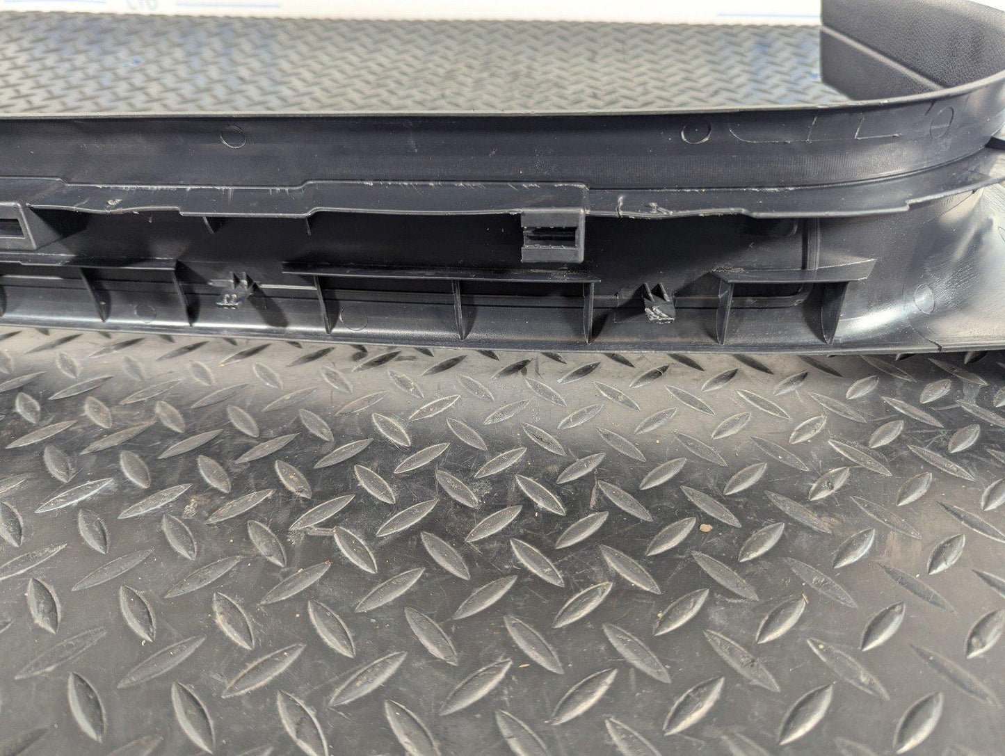 11-19 MERCEDES BENZ ML W166 CLASS RIGHT FRONT SILL TRIM COVER A1666801835