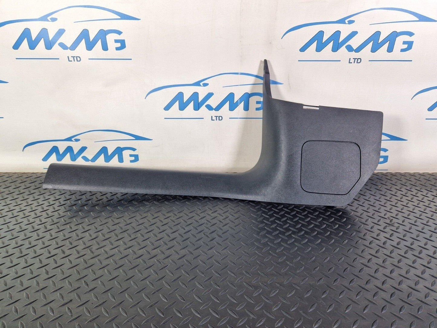 16-19 AUDI A4 AVANT B9 S-LINE LEFT SIDE FRONT LOWER A PILLAR SILL TRIM 8W2867271