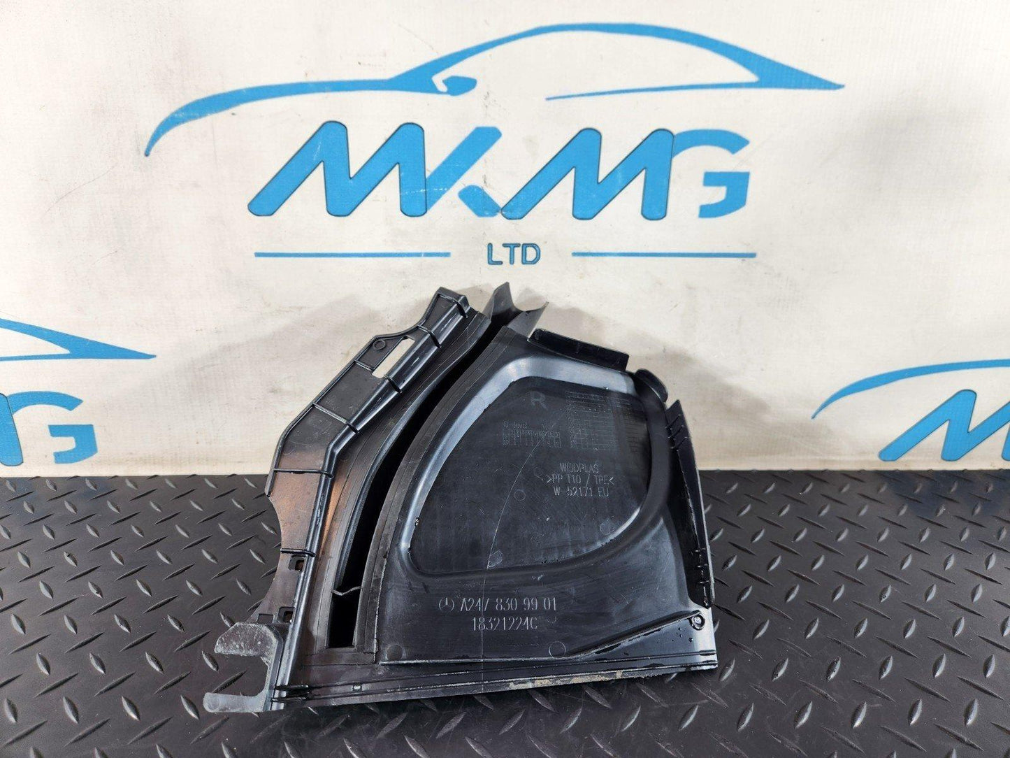 19-ON MERCEDES B CLASS W247 UNDER BONNET TRIM COVER PANEL RIGHT SIDE A2478309901