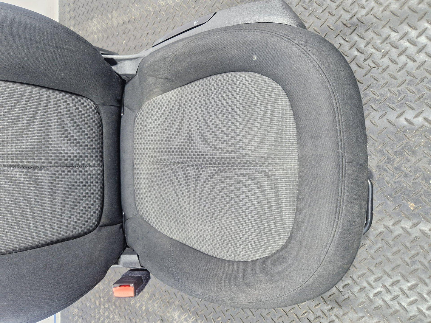 BMW 2 Series X1 F48 F45 F46 Front Left N/S Passenger Cloth Seat With Headrest