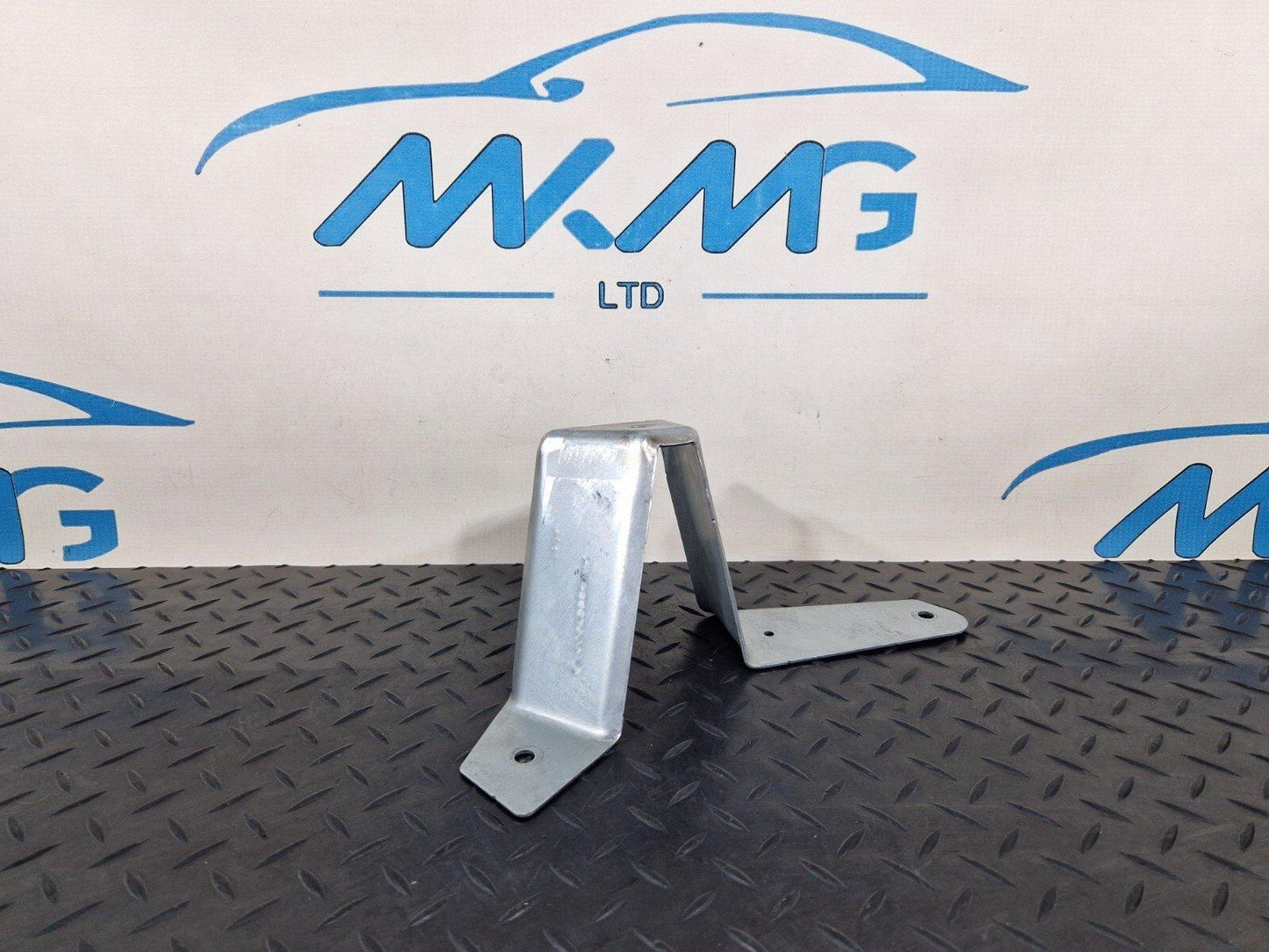MERCEDES BENZ VITO W447 OEM REAR RIGHT SIDE WALL TRIM BRACKET HOLDER A4476920414