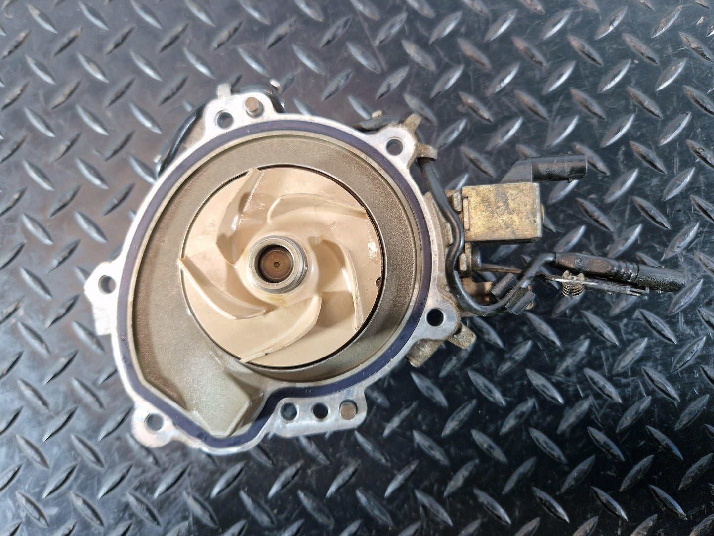 Land Rover RANGE ROVER EVOQUE L551 2.0 DIESEL WATER PUMP K8D2-8509-BB L4P38501AB