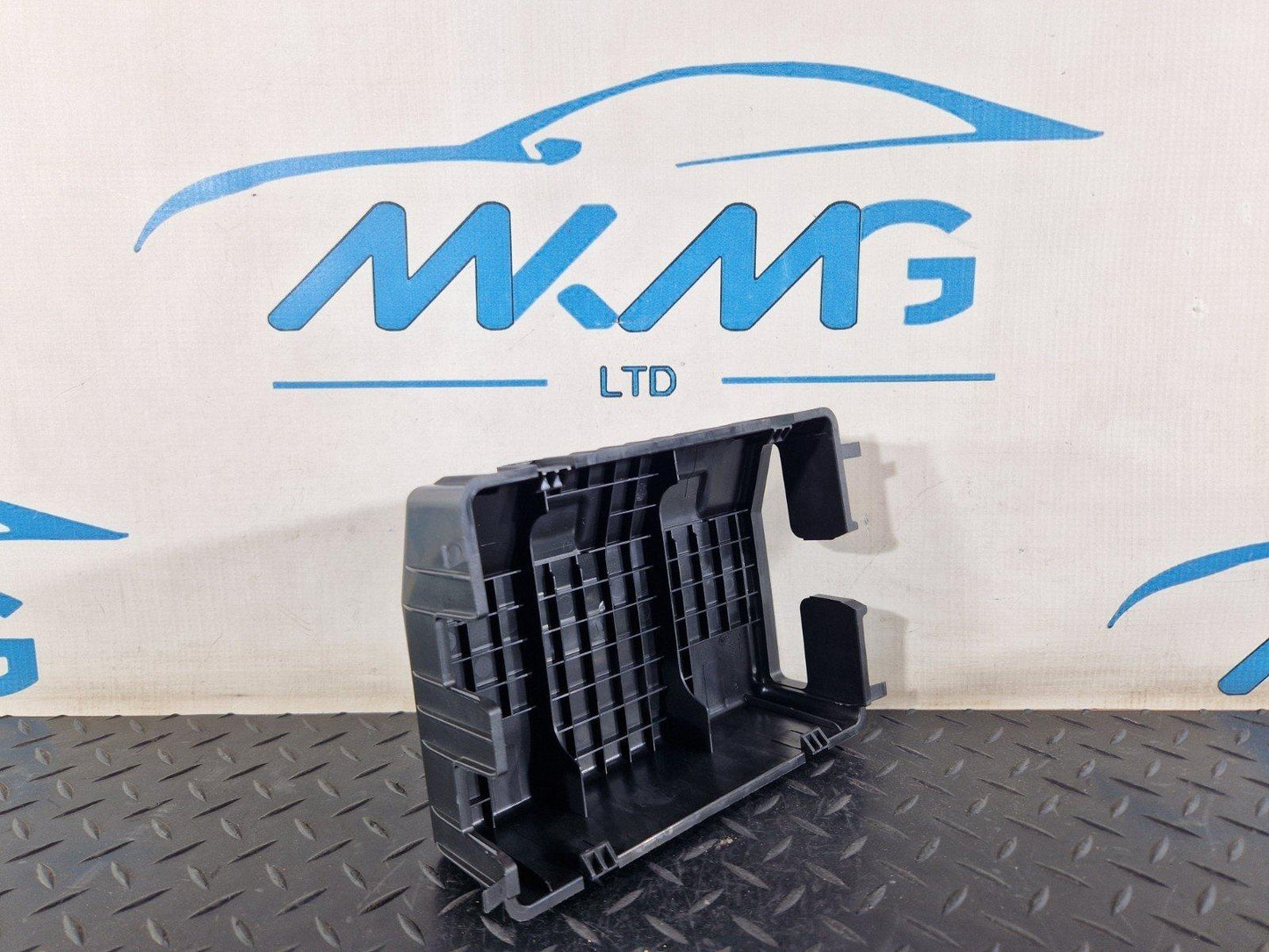 11-19 MERCEDES BENZ ML W166 350 CDI V6 GENUINE FUSE BOX LID COVER A1665400180