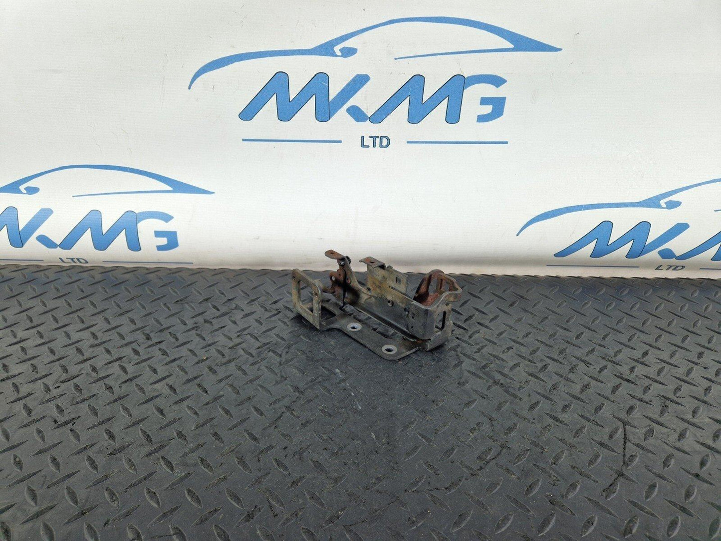 06-14 MERCEDES SPRINTER W906 ENGINE MOUNT SUPPORT CARRIER BRACKET A6512231541
