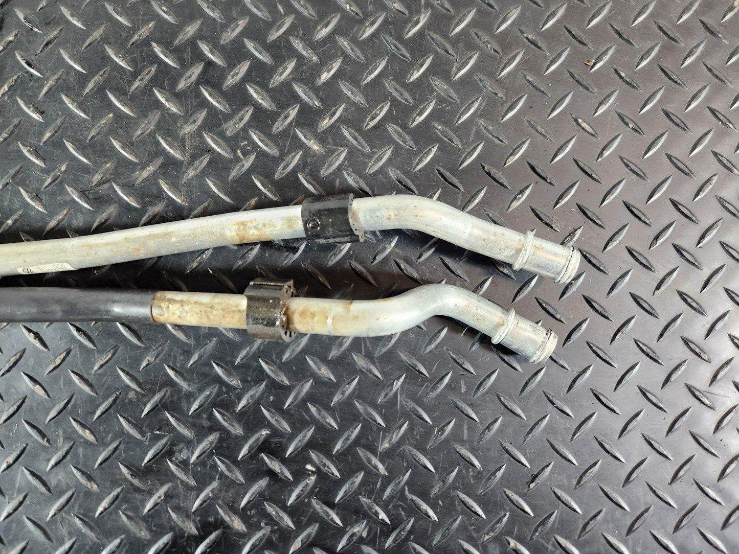 10-18 VW TOUAREG 7P GENUINE COOLANT HOSES PIPES LINE 7P0819912E