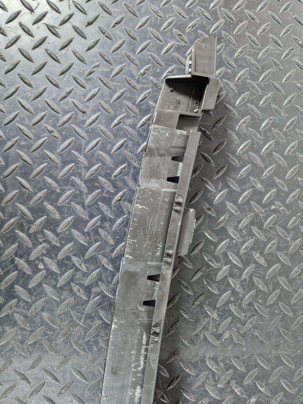 12-18 AUDI A6 C7 GENUINE REAR BUMPER CENTRE MIDDLE SUPPORT BRACKET 4G9807458