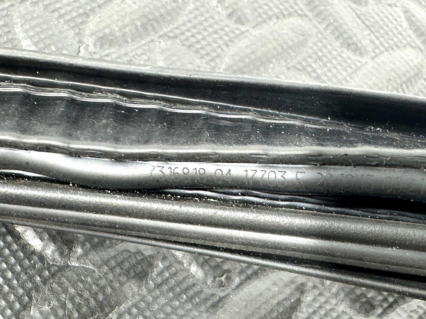 14-21 BMW 2 SERIES GRAN TOURER F46 GENUINE REAR OS/NS DOOR RUBBER SEAL 7316818