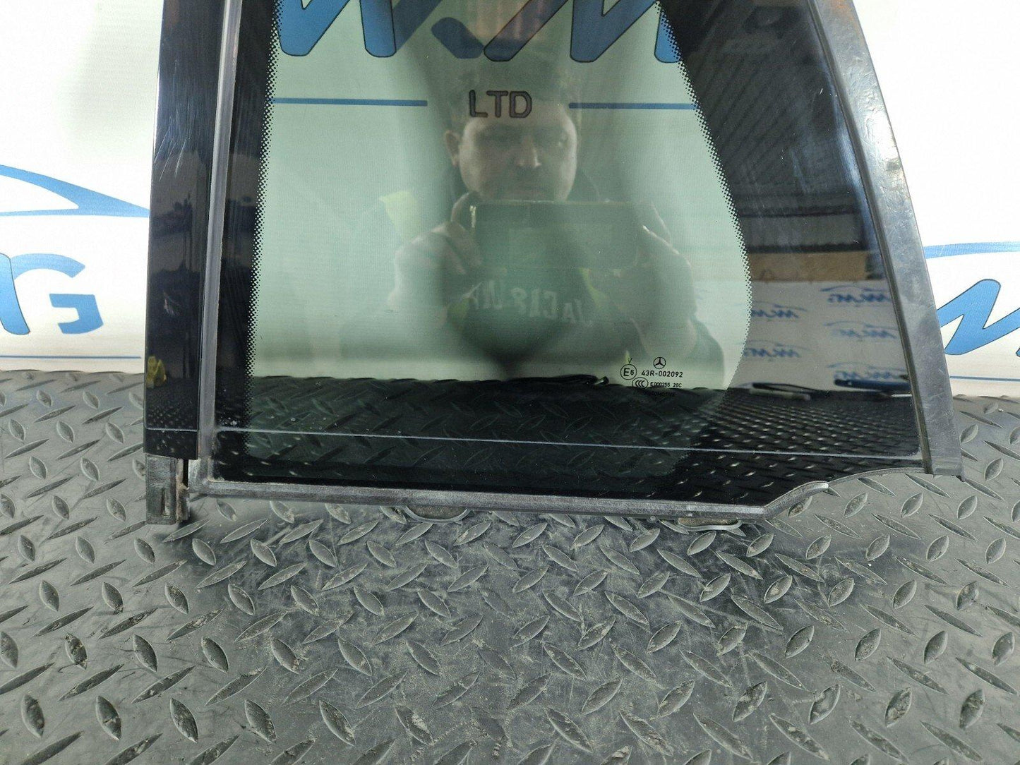 14-21 MERCEDES BENZ C300h W205 OEM REAR LEFT PASSENGER SIDE WINDOW A2057300755