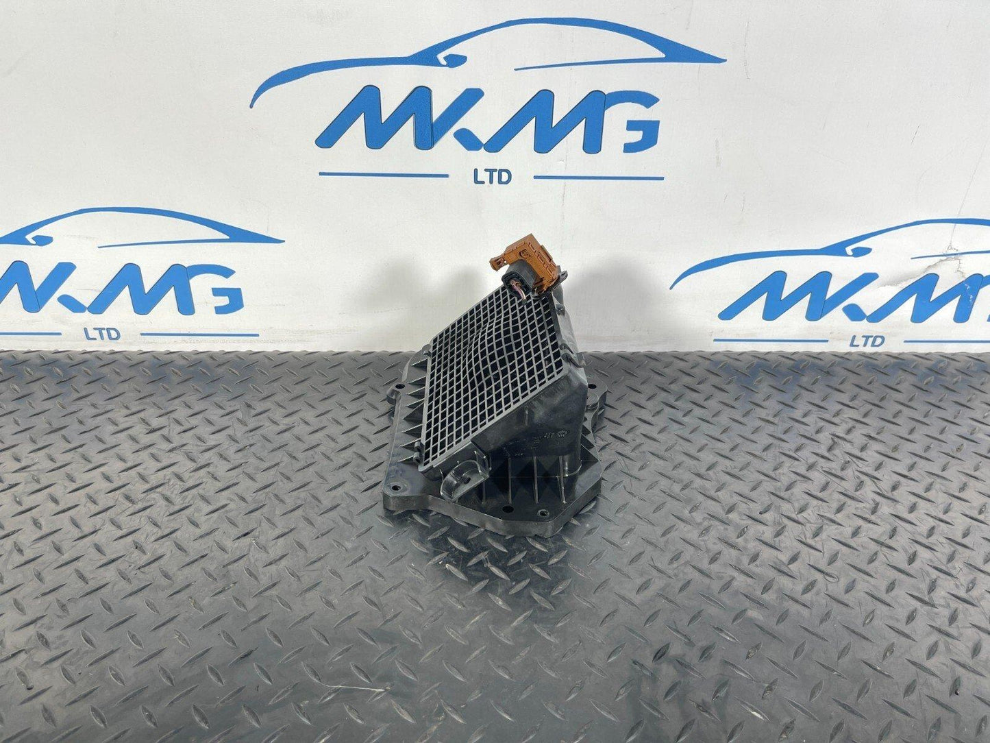 16-23 AUDI A5 F5 SPORTBACK S-LINE GENUINE FRONT AIR INTAKE DUCT VENT 8W2819904A