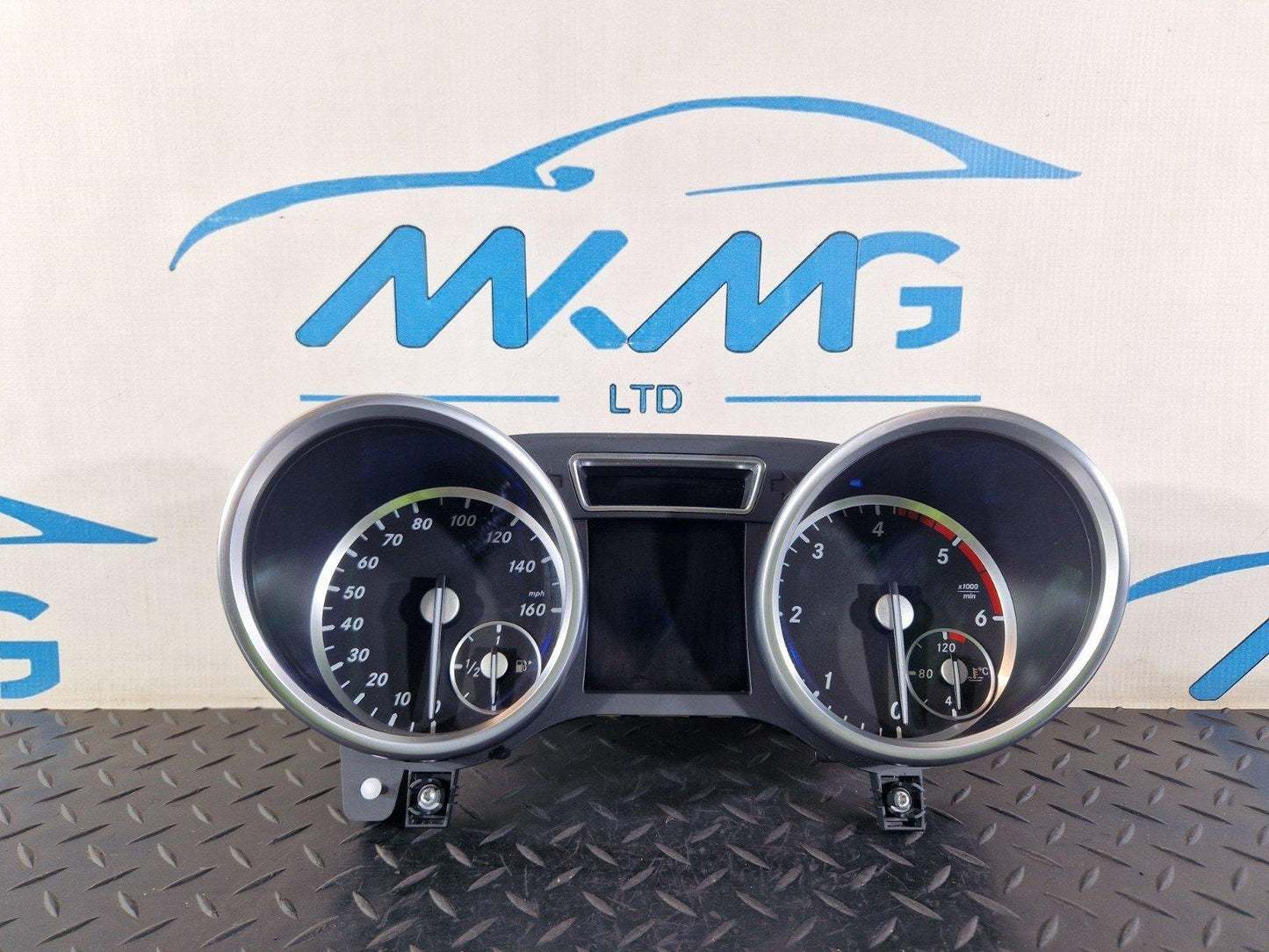 11-19 MERCEDES BENZ ML W166 GENUINE SPEEDOMETER INSTRUMENT CLUTSER A1669009014
