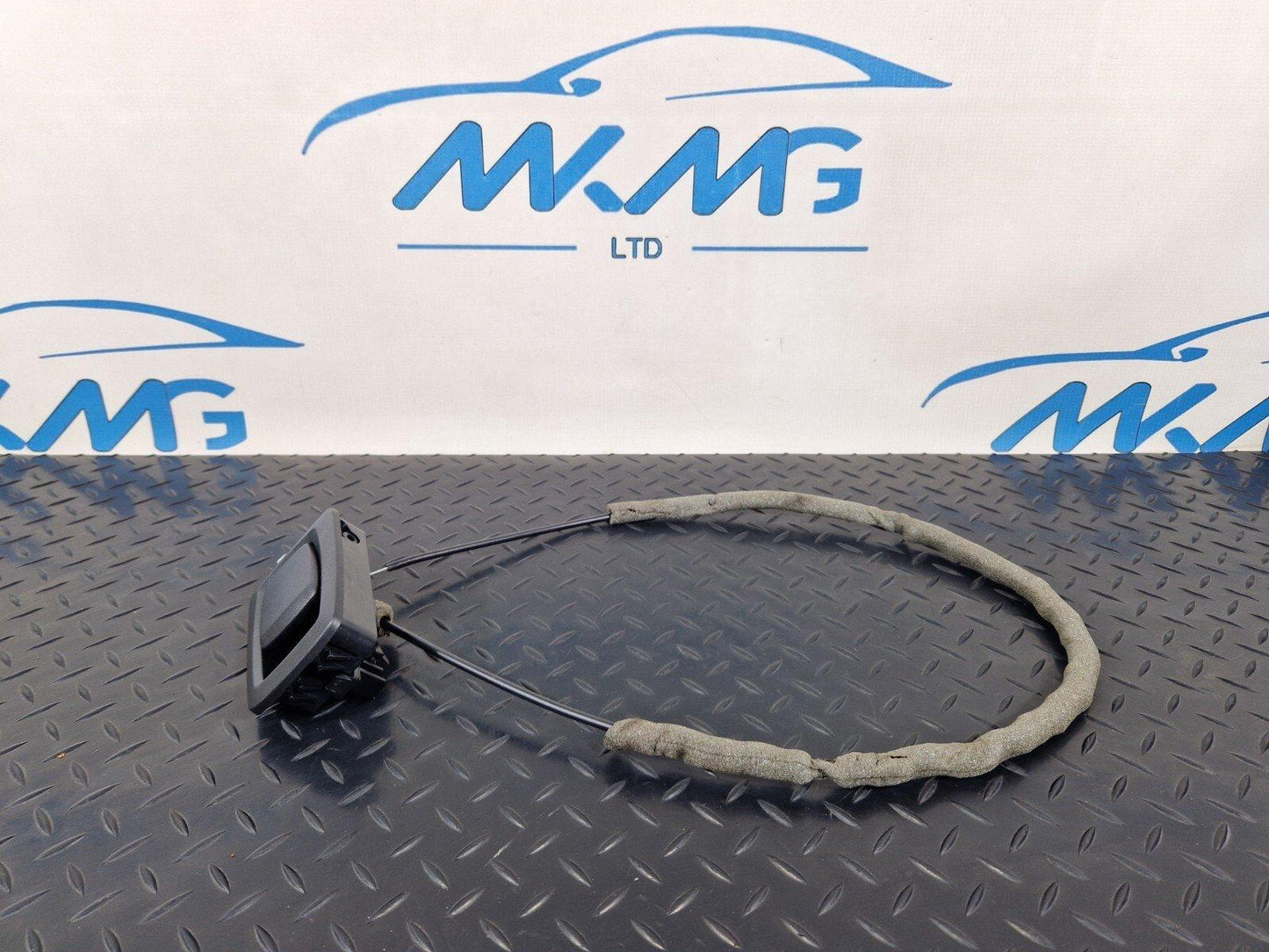11-18 BMW 6 SERIES F06 GENUINE REAR SEAT RELEASE LOCK 7221850