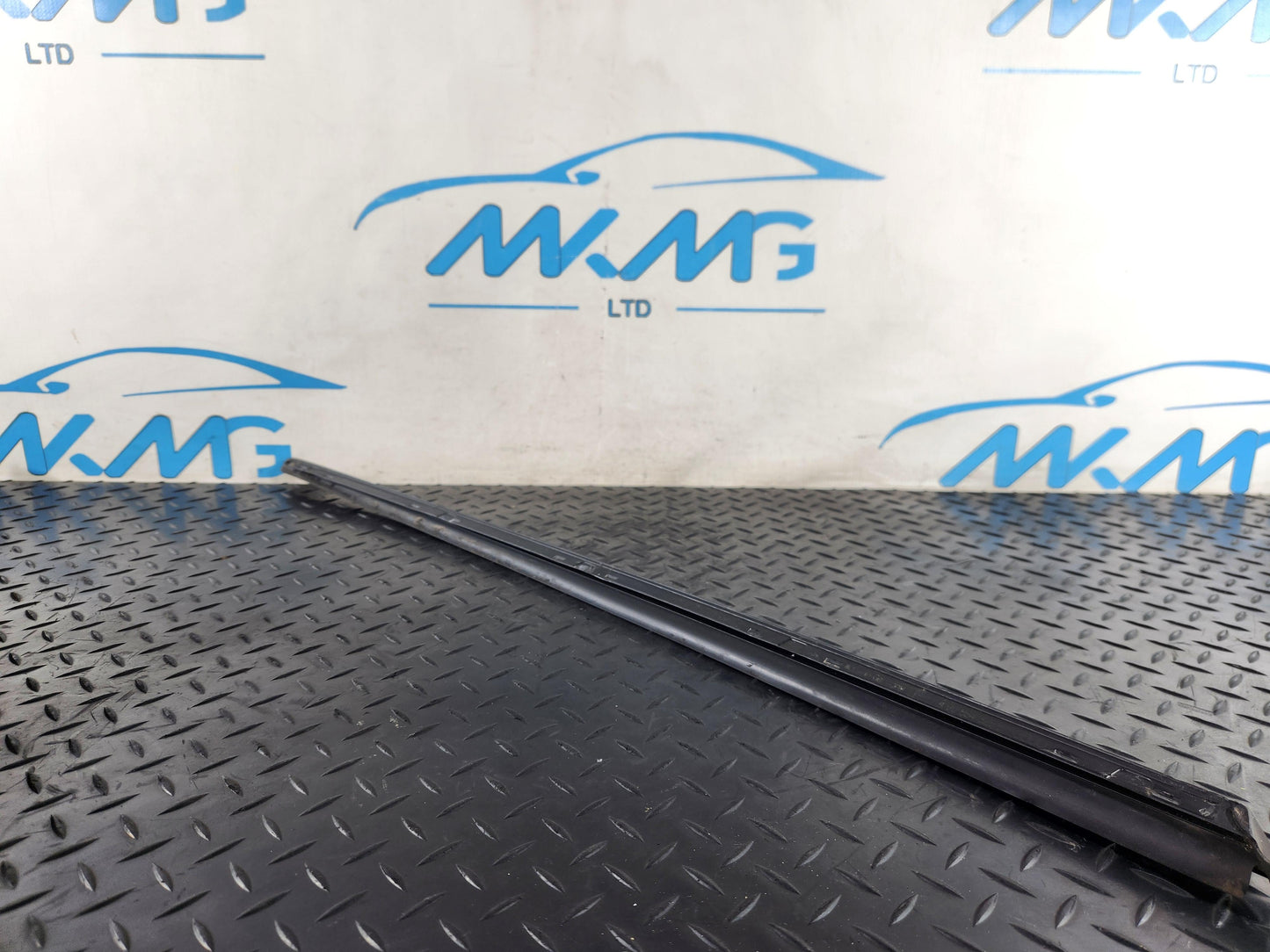 Audi A6 Allroad C7 Right Windshield Verticle Trim 4G0854328