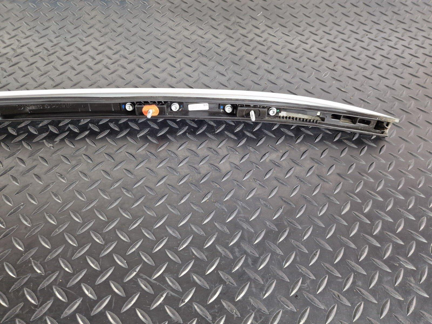 14-20 MERCEDES BENZ GLA 200 X156 LEFT PASSENGER SIDE N/S ROOF RAIL A1568900393